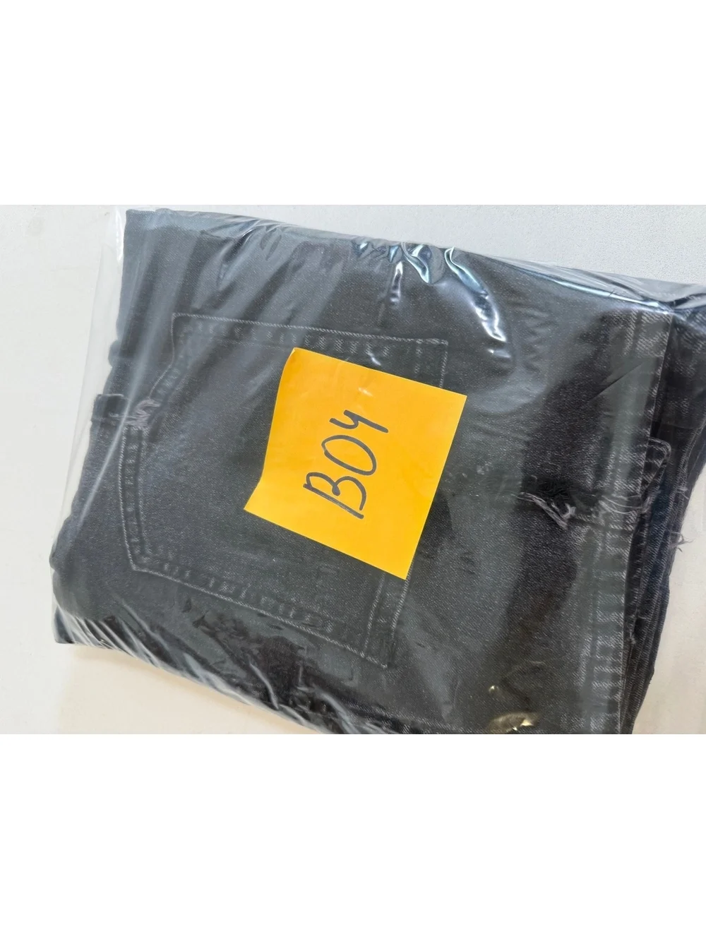 Fashion Nova Black Wide Leg Cargo Jeans with Side Pockets size Small